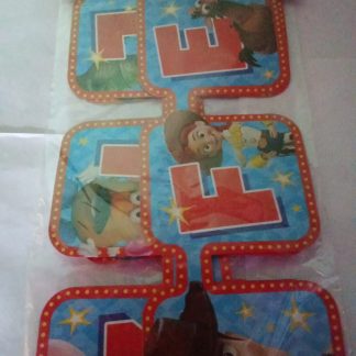 Banner Feliz Cumpleaños Toy Story 4 Decoración Fiesta                                                Letrero móvil tipo banner de Toy Story 4 con personajes como Woody y Jessie. Ideal para decorar fiestas infantiles temáticas.
